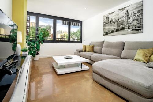 SP- Large center apt, Fuengirola 200 m to beach, Fuengirola ...