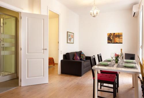 Centric Apartment El Molino Theater p1