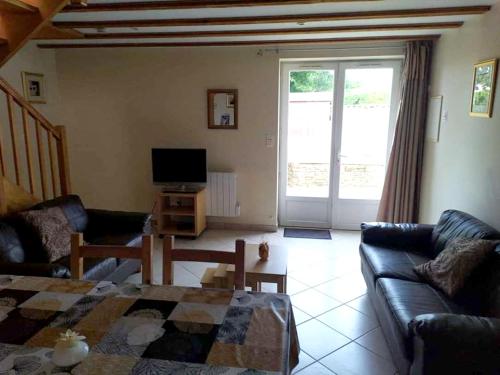 Maison de 2 chambres avec piscine partagee jardin amenage et wifi a Rostrenen