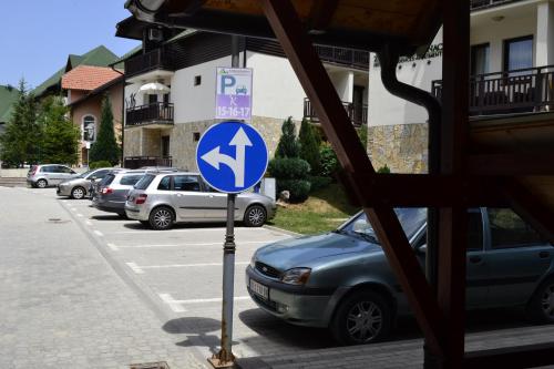 Η γειτονιά γύρω από ή μία γειτονιά κοντά σε αυτό το ξενοδοχείο διαμερισμάτων