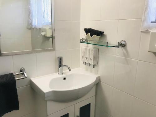 Koupelna v ubytování Jumbuck Motor Inn