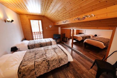 CHALET 6 PERS INDEPENDANT PROCHE CENTRE ET LAC