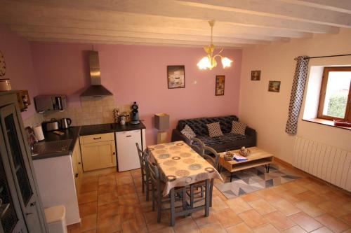 Kuchyň nebo kuchyňský kout v ubytování Gîte le Pilon
