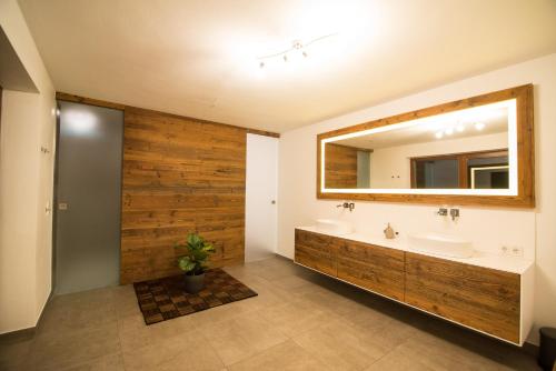Phòng tắm tại Chalet Murmi