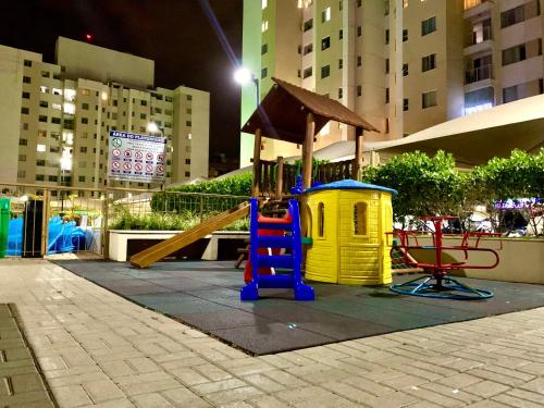 Ein Kinderspielbereich in der Unterkunft Lazer completo com Vistas de um Belo Horizonte