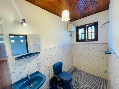 Ванная комната в Bougain Villa Sea View