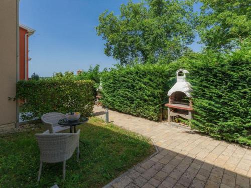 Κήπος έξω από το Villa Bobos place with Jacuzzi 46E