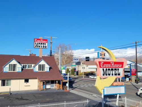 Certifikát, hodnocení, plakát nebo jiný dokument vystavený v ubytování Townhouse Motel