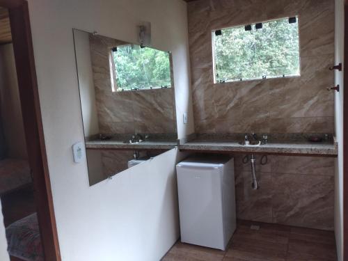 Un baño de Pousada Pizzaria do Vale