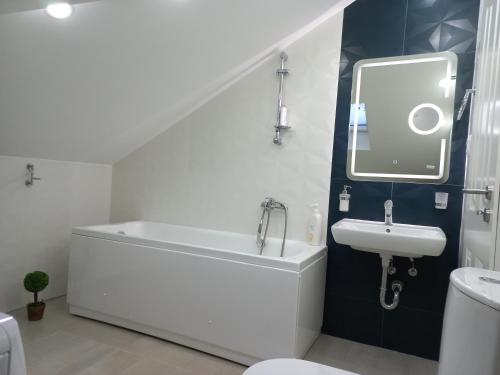 Salle de bains dans l'établissement Kalinderu luxury ski loft