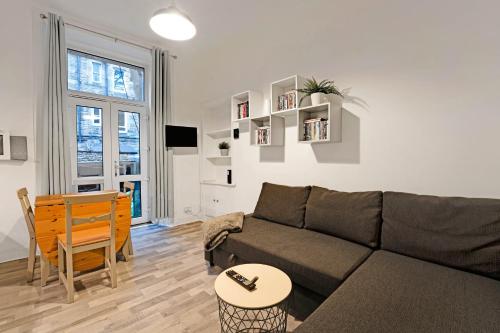 Central and Modern Apartment with a Garden