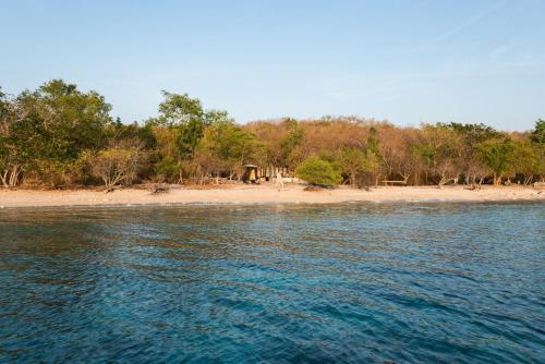 NusaBay Menjangan — Beach