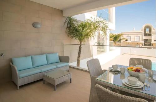 ZENTUNI Ocean front