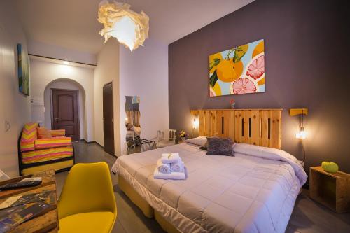 Lova arba lovos apgyvendinimo įstaigoje Le 4 Stagioni Dante H Napoli Centro, by ClaPa Group