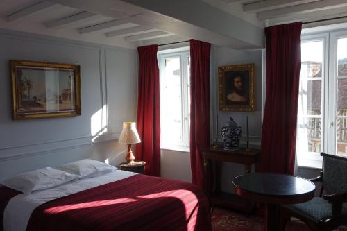 Photo de la galerie de l'établissement les chambres de la tour, au Bec-Hellouin