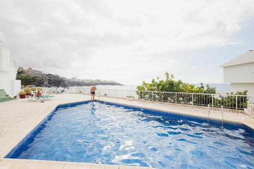 Fotografia z galérie ubytovania Dúplex con piscina junto al mar v destinácii Puerto de Santiago