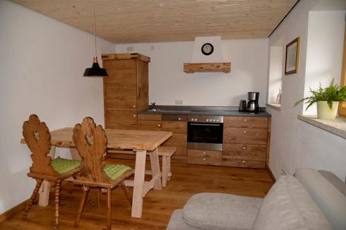 Una cocina o cocineta en Mühle zu Waching