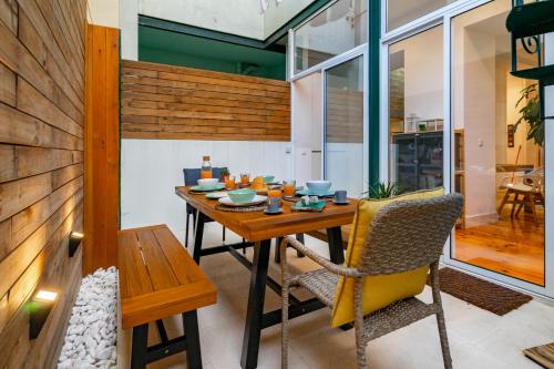 WHome Casa Alcazar Perfect spot w/ private Patio