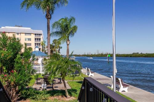 Harbor Towers 3rd Floor, Bay Views – Photos 2