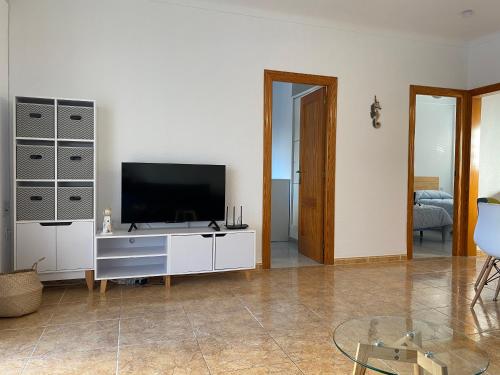 Amplio apartamento con vistas al mar, parking y wifi