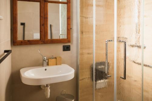 A bathroom at Corte Mira
