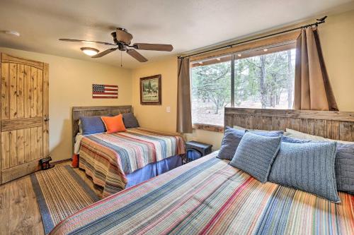 Gallery image of Show Low Cabin with BBQ and Fire Pit Pets Welcome! in Show Low