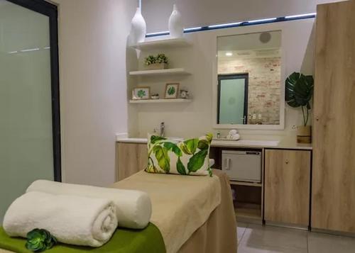 Katil atau katil-katil dalam bilik di 3 bedroom apartment, The Blyde, River Walk Estate, Crystal Lagoon, Unit 438, Blog 39, Tugela Street, Pretoria East