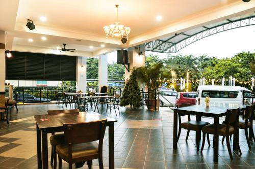 Εστιατόριο ή άλλο μέρος για φαγητό στο Leisure Cove Hotel and Apartments