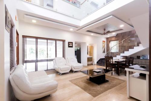 Χώρος καθιστικού στο Starry Deck by VEO - Part of StayVista