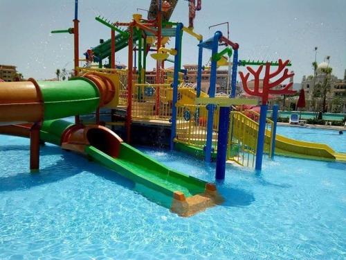 Bazén v ubytování Porto sharm pool and lake view nebo v jeho okolí