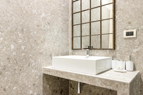 A bathroom at Cosy Studio Brera & Moscova!