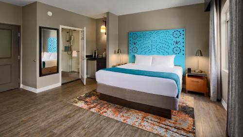 Hotel Indigo San Antonio Riverwalk, an IHG Hotel Image
