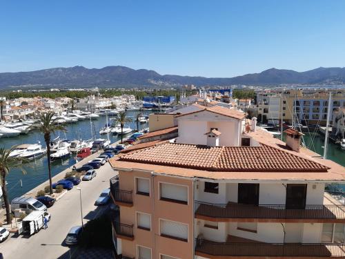 CLUB NAUTIC 3