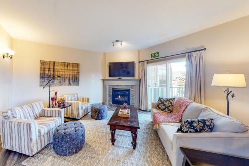 Condo 227 at Snowbridge – Photos 3