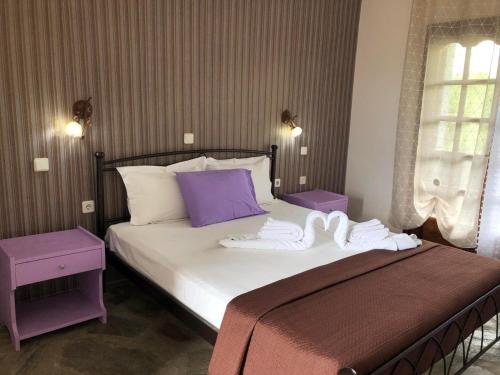 Gallery image of Blue Garden Inn in Fourka