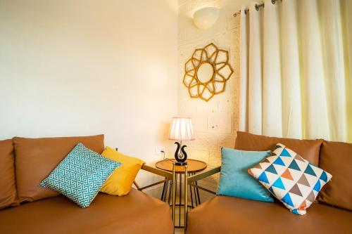 Posezení v ubytování OV Private Pool Villas near Baga, I 4BHK units I Staff