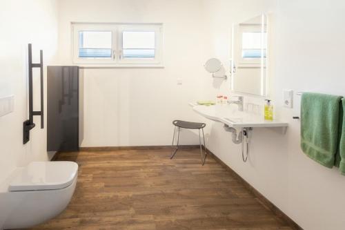 Bilik mandi di Ferienwohnung Bergäcker