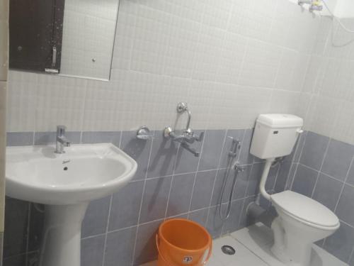 Phòng tắm tại Royal Neil Resort