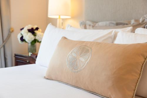 Hotel Drisco Image
