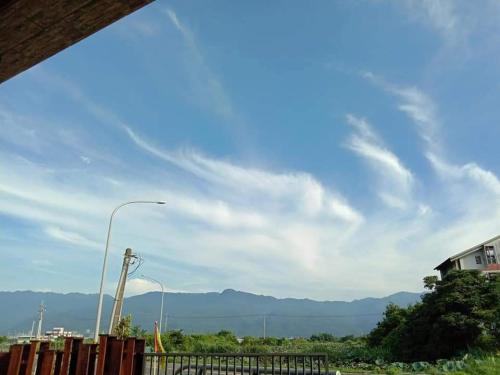 Pemandangan gunung umum atau pemandangan gunung yang diambil dari homestay
