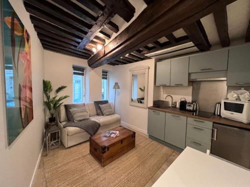 Dapur atau dapur kecil di Les Maisons d'Augustine, nouvelle demeure de la cour Ste Catherine