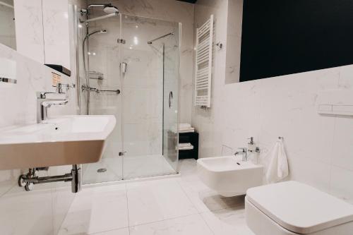 Kúpeľňa v ubytovaní Hotel Szara Willa