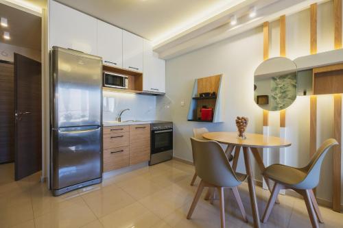 Kjøkken eller kjøkkenkrok på Lux City Studio for couples with Balcony