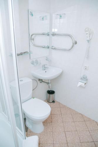 Un baño de Kupfernams
