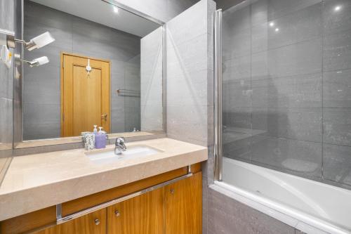 WHome Ajuda 31 Premium w/ Elevator & Parking