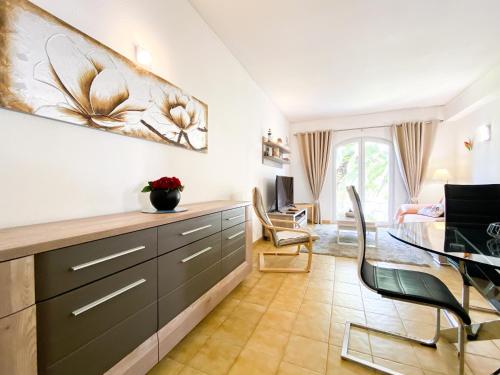Charmoso apartamento em zona calma com piscina #1879