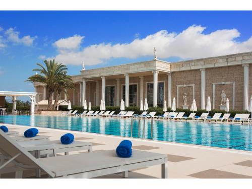 Kaya Artemis Resort & Casinoの敷地内または近くにあるプール