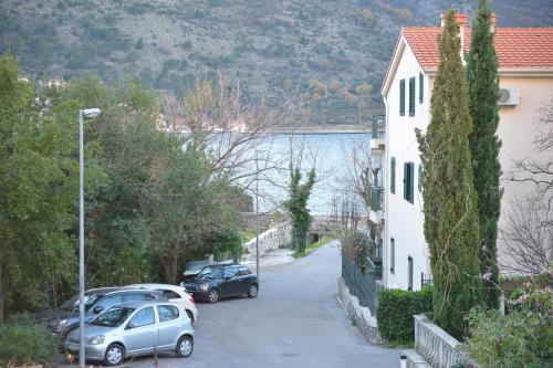 Gambar di galeri bagi Stone house Dobrota,FREE PRIVATE PARKING di Kotor