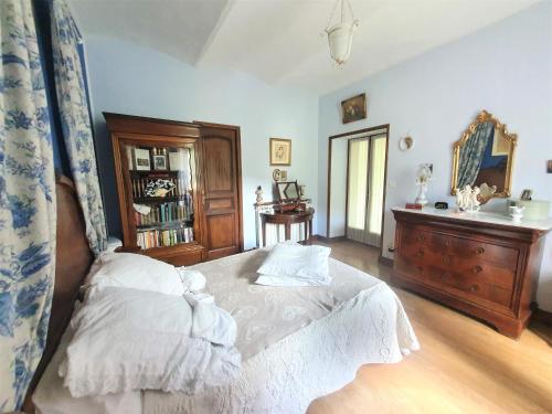 Afbeelding uit fotogalerij van Mes Maisons, Two Luxury Gites for 8 or 5 guests with Private Swimming Pool Aircon Laundry Disco or Play Room free WiFi and Linen and Dog's are Welcome in Gagnières