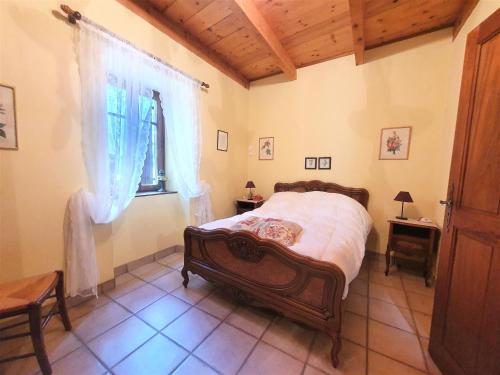 Foto de la galería de Mes Maisons, Two Gites sleeping 13 with Two Private Pools, Kids Room, Laundry room, Disco, free WiFi and Linen and Dog's are Welcome en Gagnières